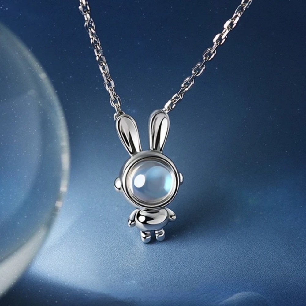 NIP/Super Cute Moonstone Bunny Necklace - Picture 1 of 5